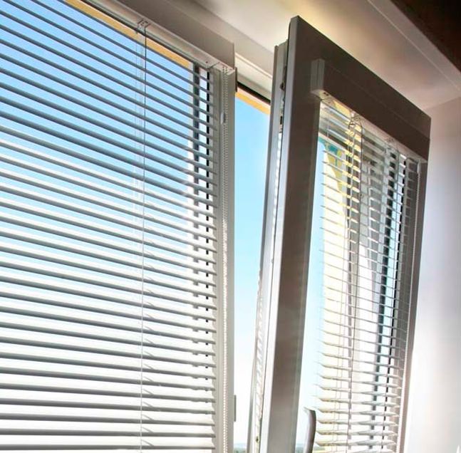 Жалюзи для пластиковых пвх и деревянных окон купить в Кирове