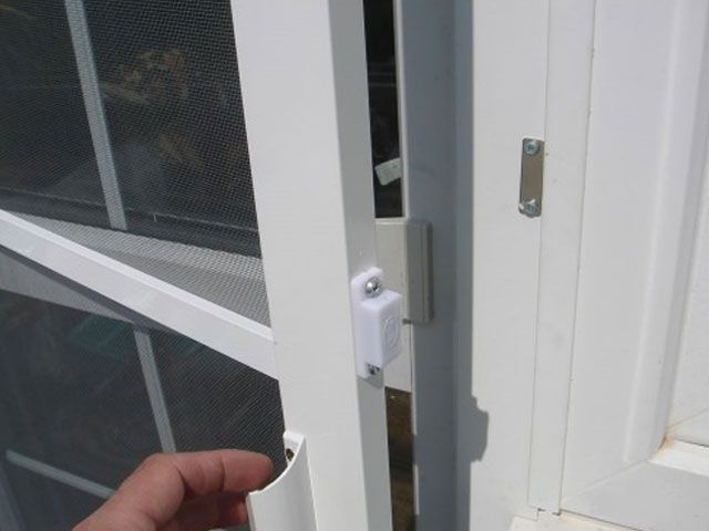 Москитные сетки для балконных дверей